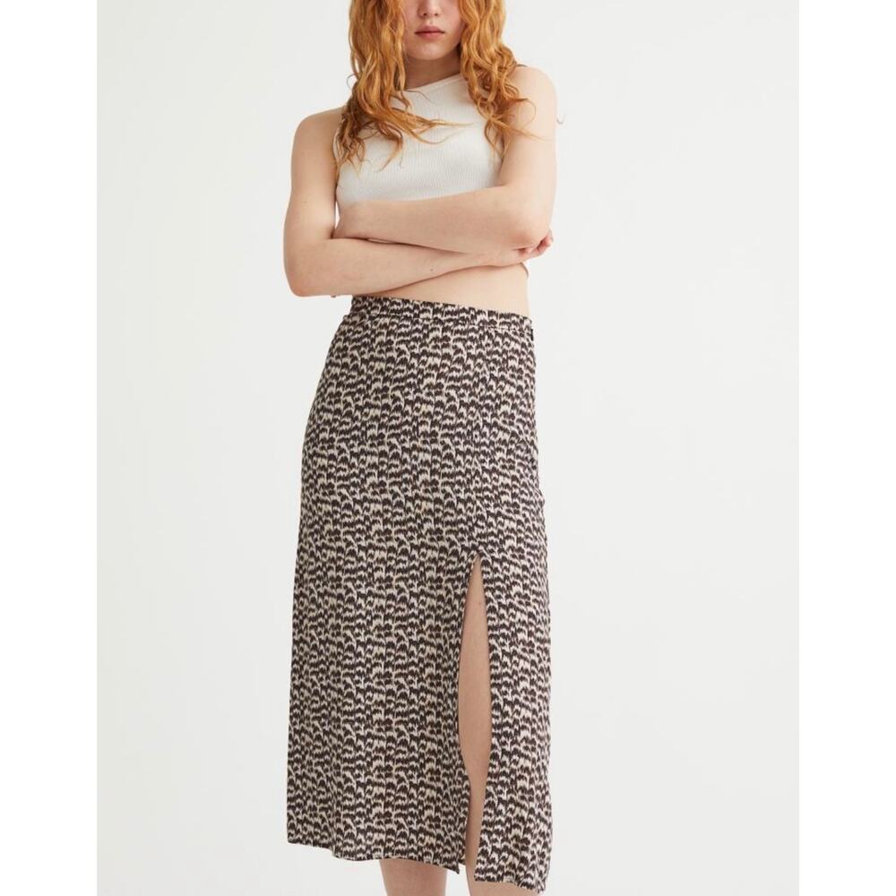 NWT H&M Womenโs Animal Print Viscose Midi Split Skirt. Size 4